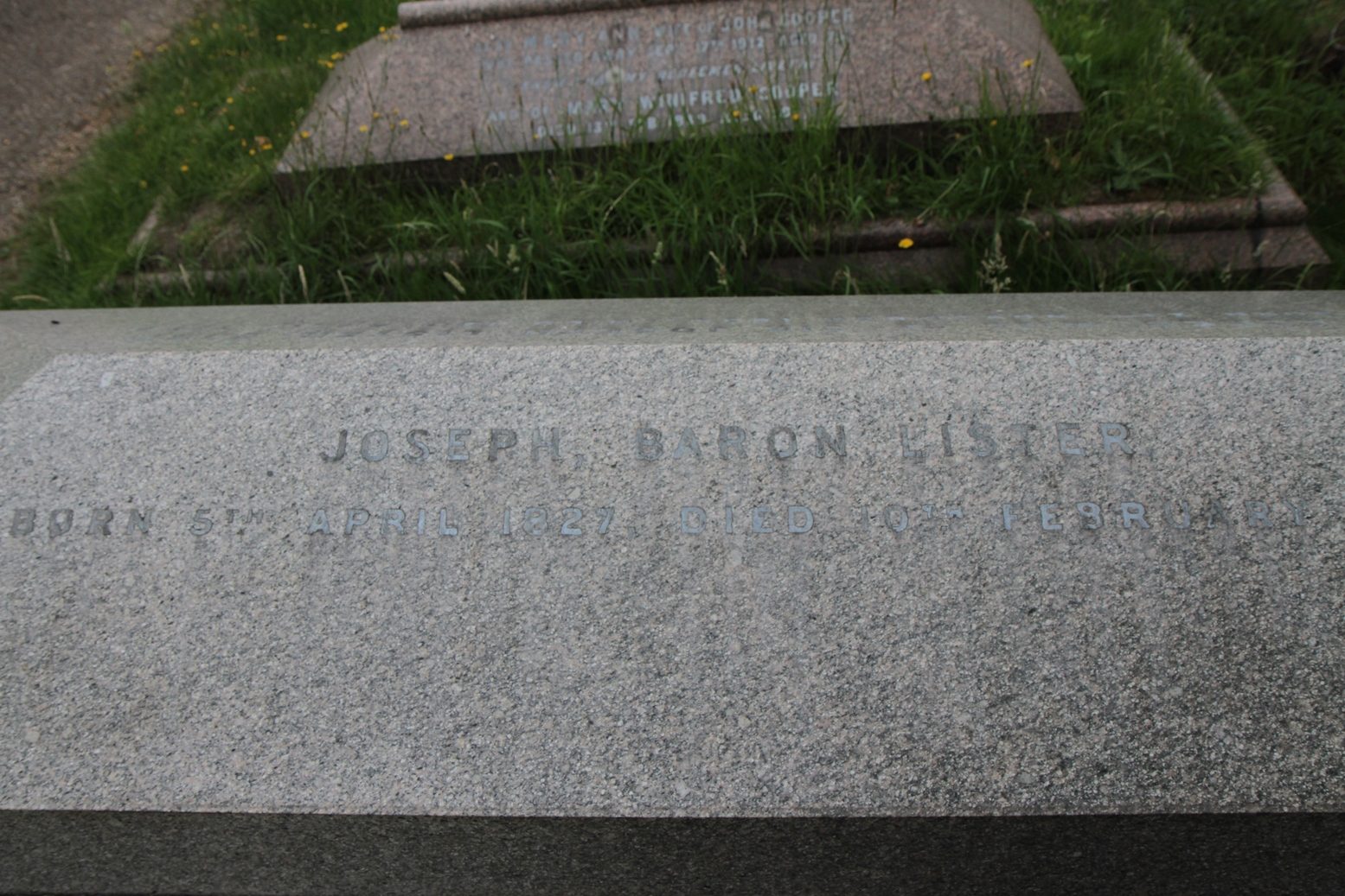 Joseph Lister's tomb, London - 04.JPG